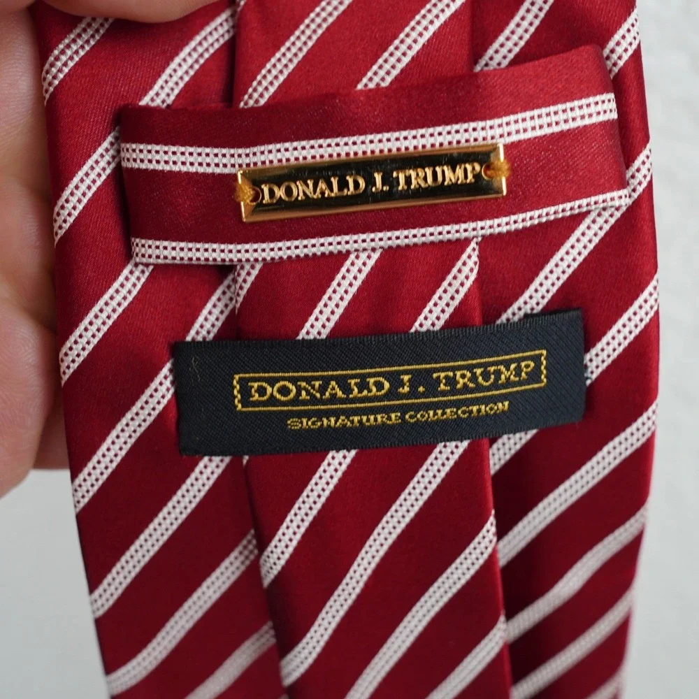 Donald J. Trump color red